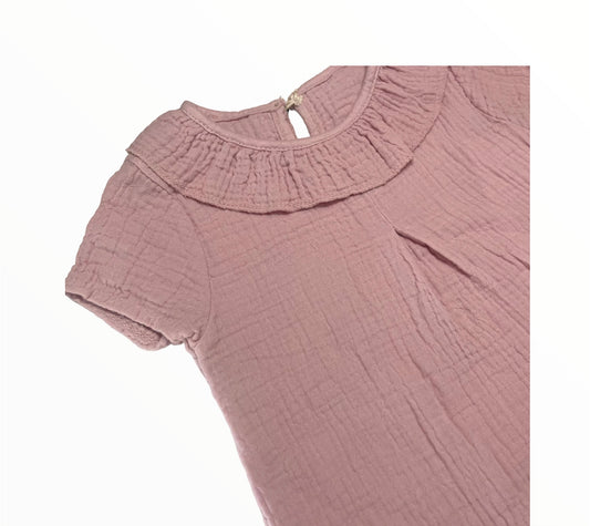 Comprar camiseta de bambula para niña.Detalle cuello volante. Color rosa maquillaje.Temporada primavera-verano.