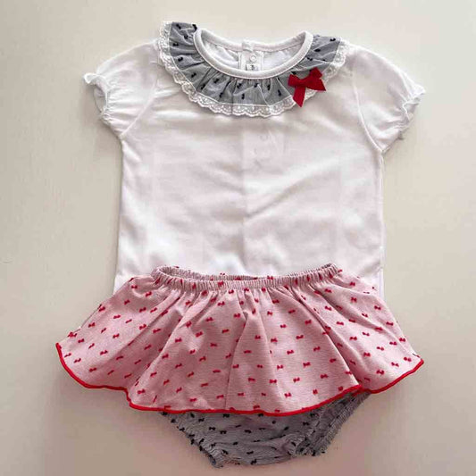 Comprar conjunto para bebé niña de dos piezas. Pololo y camiseta. Primavera-Verano. Marca Calamaro. Color blanco, azul y rosa.