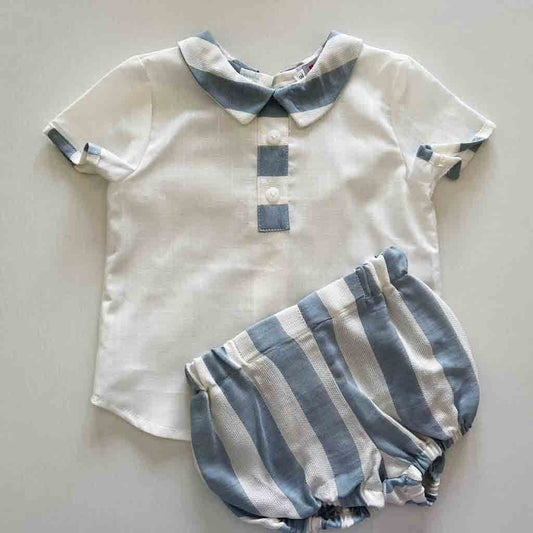 Conjunto de algodón para bebés niños. dos piezas. Primavera-Verano. Marca Confecciones Alber. Color blanco roto y azul celeste.