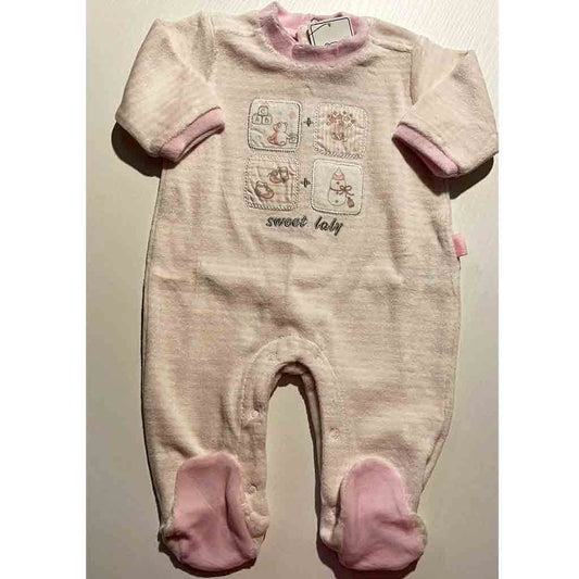 Pijama de invierno para recién nacida y primera puesta en el hospital. Enterizo con polaina. Marca Yatsi. Color rosa.
