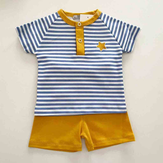 Comprar conjunto marinero para bebé niño. Primavera-Verano- Marca Confecciones Popys. 2 piezas: camiseta marinera y pantalón corto. Colores azul marino, blanco y mostaza.