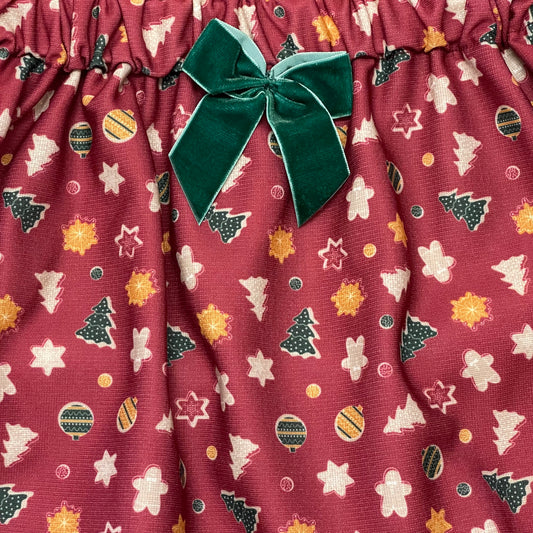 Comprar conjunto de navidad para niñas. Falda con estampado navideño. Color crudo. Detalle estampado navideño. Marca Diverchic. Temporada otoño/ invierno. 